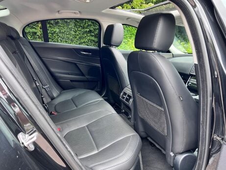 Jaguar XE 2.0d Portfolio Auto AWD Euro 6 (s/s) 4dr 26