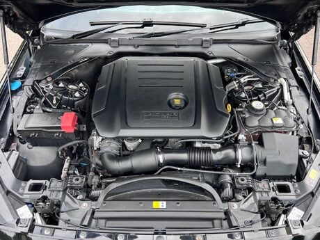 Jaguar XE 2.0d Portfolio Auto AWD Euro 6 (s/s) 4dr 36