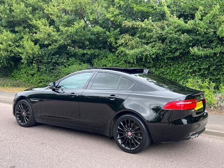 Jaguar XE 2.0d Portfolio Auto AWD Euro 6 (s/s) 4dr 48