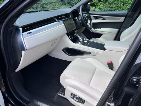 Jaguar F-Pace 2.0 D200 MHEV R-Dynamic SE Auto AWD Euro 6 (s/s) 5dr 19