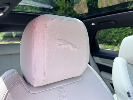 Jaguar F-Pace 2.0 D200 MHEV R-Dynamic SE Auto AWD Euro 6 (s/s) 5dr 10