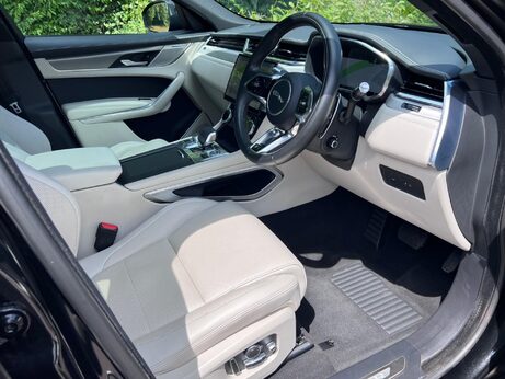 Jaguar F-Pace 2.0 D200 MHEV R-Dynamic SE Auto AWD Euro 6 (s/s) 5dr 12