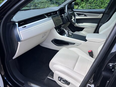 Jaguar F-Pace 2.0 D200 MHEV R-Dynamic SE Auto AWD Euro 6 (s/s) 5dr 19