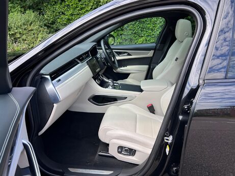 Jaguar F-Pace 2.0 D200 MHEV R-Dynamic SE Auto AWD Euro 6 (s/s) 5dr 20