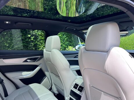 Jaguar F-Pace 2.0 D200 MHEV R-Dynamic SE Auto AWD Euro 6 (s/s) 5dr 24