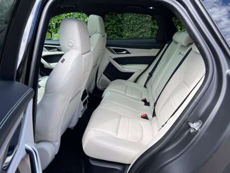 Jaguar F-Pace 2.0 D200 MHEV R-Dynamic SE Auto AWD Euro 6 (s/s) 5dr 29