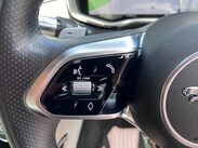 Jaguar F-Pace 2.0 D200 MHEV R-Dynamic SE Auto AWD Euro 6 (s/s) 5dr 39