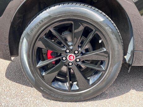 Jaguar F-Pace 2.0 D200 MHEV R-Dynamic SE Auto AWD Euro 6 (s/s) 5dr 44
