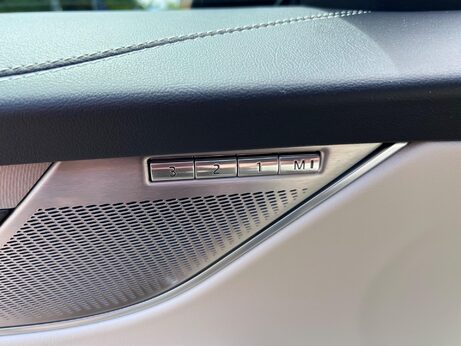 Jaguar F-Pace 2.0 D200 MHEV R-Dynamic SE Auto AWD Euro 6 (s/s) 5dr 90
