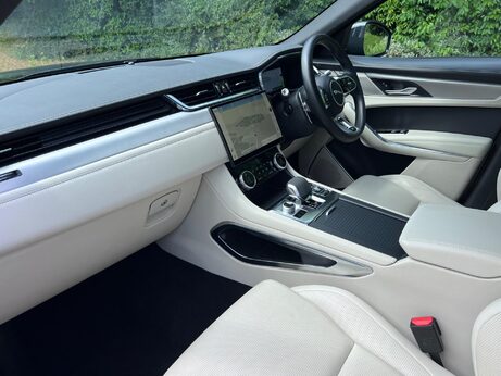 Jaguar F-Pace 2.0 D200 MHEV R-Dynamic SE Auto AWD Euro 6 (s/s) 5dr 91