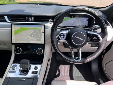 Jaguar F-Pace 2.0 D200 MHEV R-Dynamic SE Auto AWD Euro 6 (s/s) 5dr 74