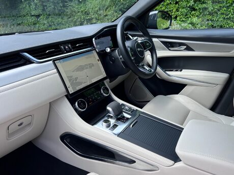 Jaguar F-Pace 2.0 D200 MHEV R-Dynamic SE Auto AWD Euro 6 (s/s) 5dr 22