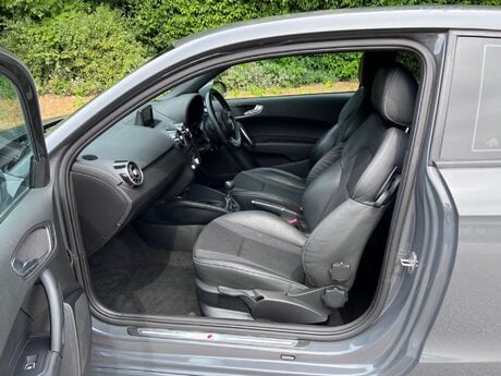 Audi A1 1.4 TFSI CoD S line Euro 6 (s/s) 3dr 27