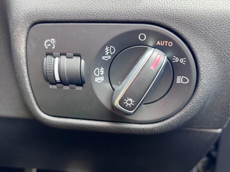 Audi A1 1.4 TFSI CoD S line Euro 6 (s/s) 3dr 31