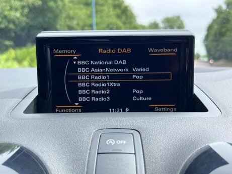 Audi A1 1.4 TFSI CoD S line Euro 6 (s/s) 3dr 39