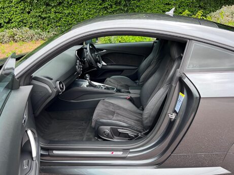 Audi TT 2.0 TFSI S line S Tronic quattro Euro 6 (s/s) 3dr 28