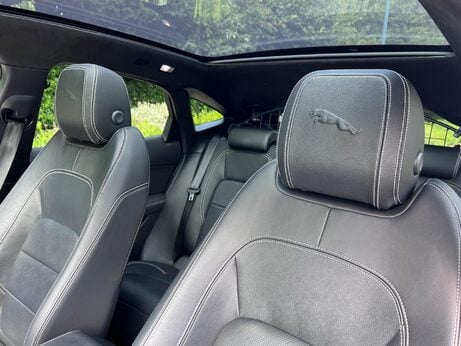 Jaguar E-Pace 2.0 D204 MHEV R-Dynamic SE Auto AWD Euro 6 (s/s) 5dr 30