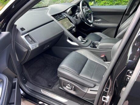 Jaguar E-Pace 2.0 D204 MHEV R-Dynamic SE Auto AWD Euro 6 (s/s) 5dr 31