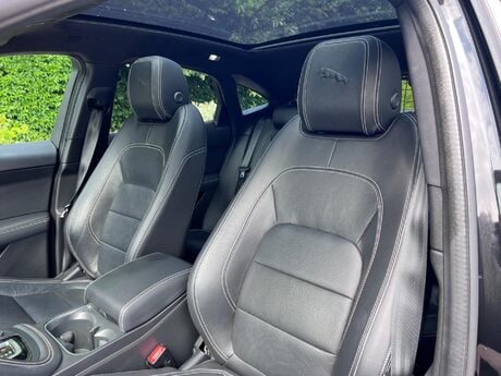 Jaguar E-Pace 2.0 D204 MHEV R-Dynamic SE Auto AWD Euro 6 (s/s) 5dr 33