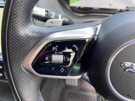 Jaguar E-Pace 2.0 D204 MHEV R-Dynamic SE Auto AWD Euro 6 (s/s) 5dr 41