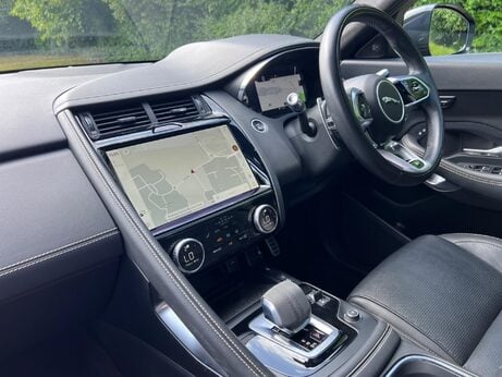 Jaguar E-Pace 2.0 D204 MHEV R-Dynamic SE Auto AWD Euro 6 (s/s) 5dr 64