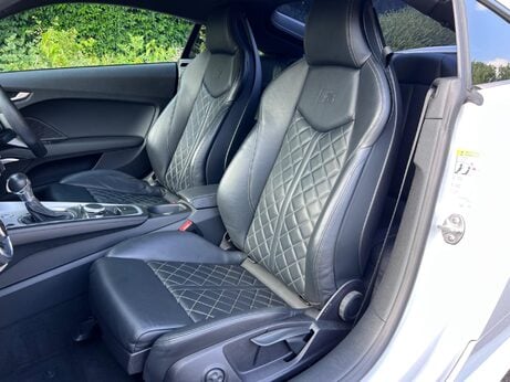 Audi TT 2.0 TFSI S line S Tronic Euro 6 (s/s) 3dr 23