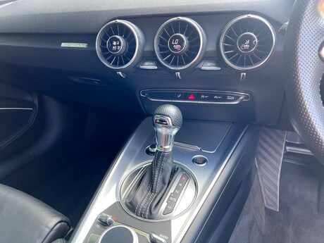 Audi TT 2.0 TFSI S line S Tronic Euro 6 (s/s) 3dr 23