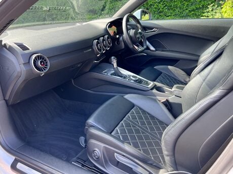 Audi TT 2.0 TFSI S line S Tronic Euro 6 (s/s) 3dr 25