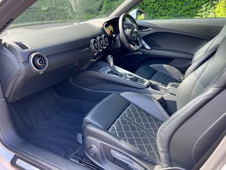 Audi TT 2.0 TFSI S line S Tronic Euro 6 (s/s) 3dr 21