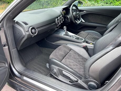 Audi TT 2.0 TFSI S line S Tronic quattro Euro 6 (s/s) 3dr 23