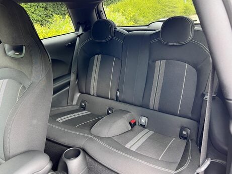 Mini Hatch 2.0 Cooper S Sport Steptronic Euro 6 (s/s) 3dr 28