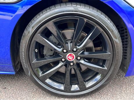 Jaguar XE 2.0i R-Sport Auto Euro 6 (s/s) 4dr 3