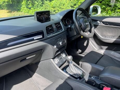 Audi Q3 2.0 TDI S line S Tronic quattro Euro 5 (s/s) 5dr 70