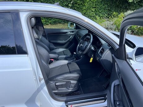 Audi Q3 2.0 TDI S line S Tronic quattro Euro 5 (s/s) 5dr 12