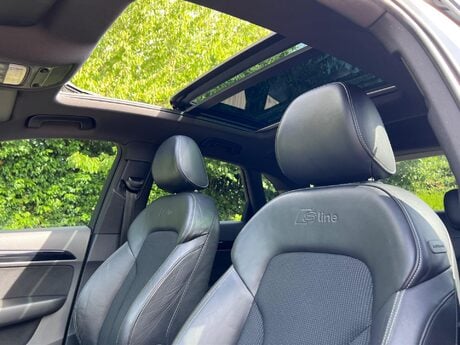 Audi Q3 2.0 TDI S line S Tronic quattro Euro 5 (s/s) 5dr 29