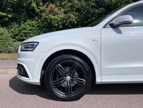 Audi Q3 2.0 TDI S line S Tronic quattro Euro 5 (s/s) 5dr 10