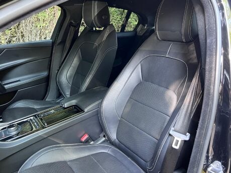 Jaguar XE 2.0i GPF R-Sport Auto Euro 6 (s/s) 4dr 34