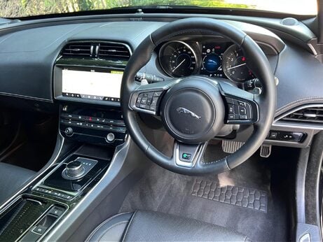 Jaguar XE 2.0i GPF R-Sport Auto Euro 6 (s/s) 4dr 18