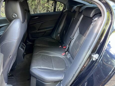 Jaguar XE 2.0i GPF R-Sport Auto Euro 6 (s/s) 4dr 36