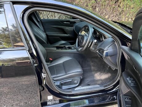 Jaguar XE 2.0i GPF R-Sport Auto Euro 6 (s/s) 4dr 15