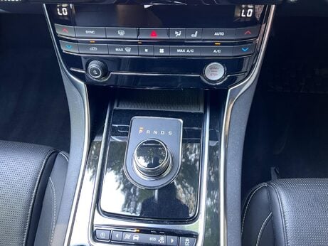 Jaguar XE 2.0i GPF R-Sport Auto Euro 6 (s/s) 4dr 24