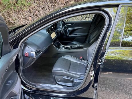 Jaguar XE 2.0i GPF R-Sport Auto Euro 6 (s/s) 4dr 29