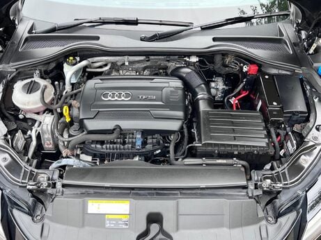 Audi TT 2.0 TFSI S line Euro 6 (s/s) 3dr 31