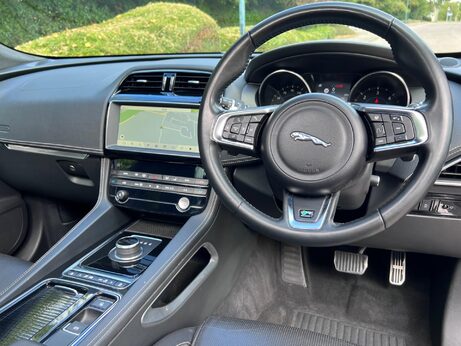 Jaguar F-Pace 2.0 D180 R-Sport Auto AWD Euro 6 (s/s) 5dr 15