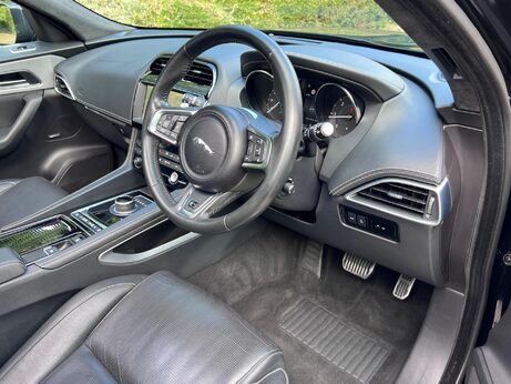 Jaguar F-Pace 2.0 D180 R-Sport Auto AWD Euro 6 (s/s) 5dr 14