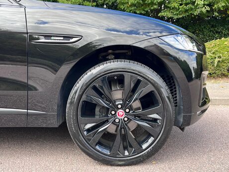 Jaguar F-Pace 2.0 D180 R-Sport Auto AWD Euro 6 (s/s) 5dr 4
