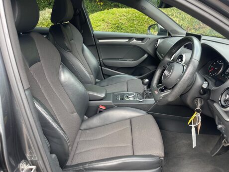 Audi A3 1.5 TFSI CoD 35 Black Edition Sportback Euro 6 (s/s) 5dr 13