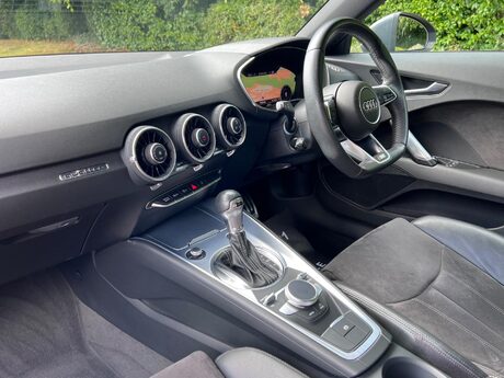 Audi TT 2.0 TFSI S line S Tronic quattro Euro 6 (s/s) 3dr 23