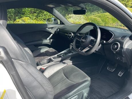 Audi TT 2.0 TFSI S line S Tronic quattro Euro 6 (s/s) 3dr 10