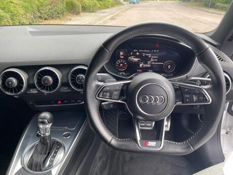 Audi TT 2.0 TFSI S line S Tronic quattro Euro 6 (s/s) 3dr 52
